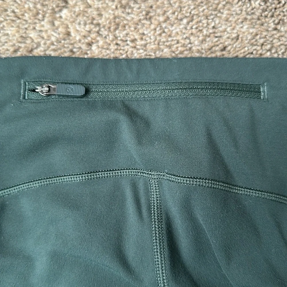 Lululemon leggings women size 8 - Picture 4 of 7